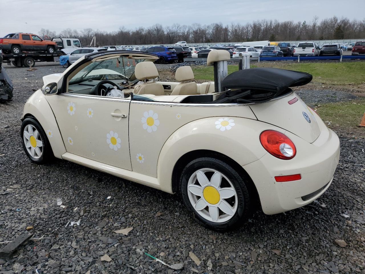 2008 Volkswagen New Beetle Convertible S - Фото 2