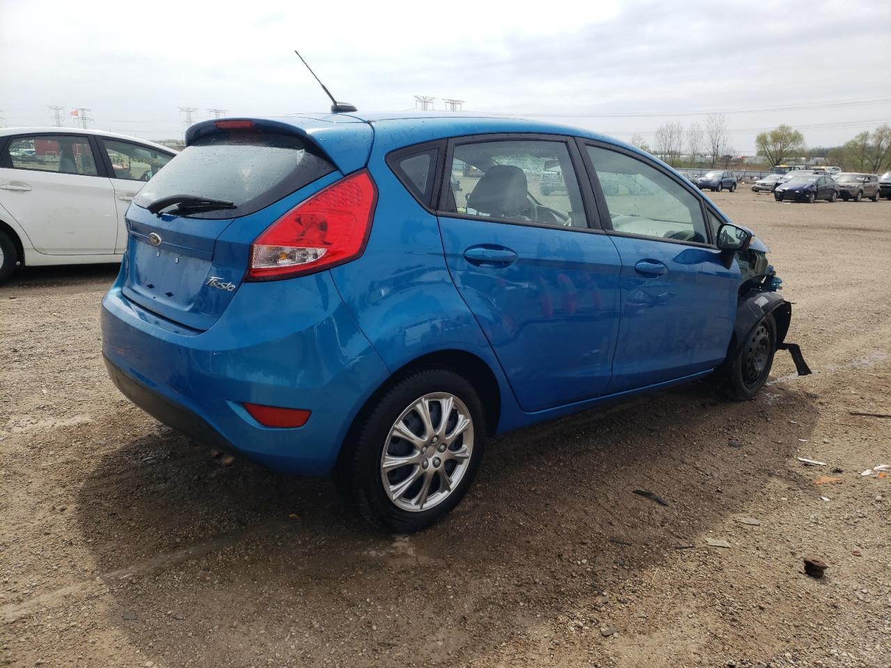 2013 Ford Fiesta Se - Фото 3