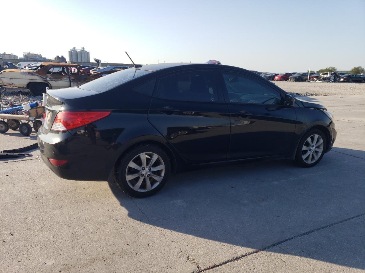 2012 Hyundai Accent Gls - Фото 3