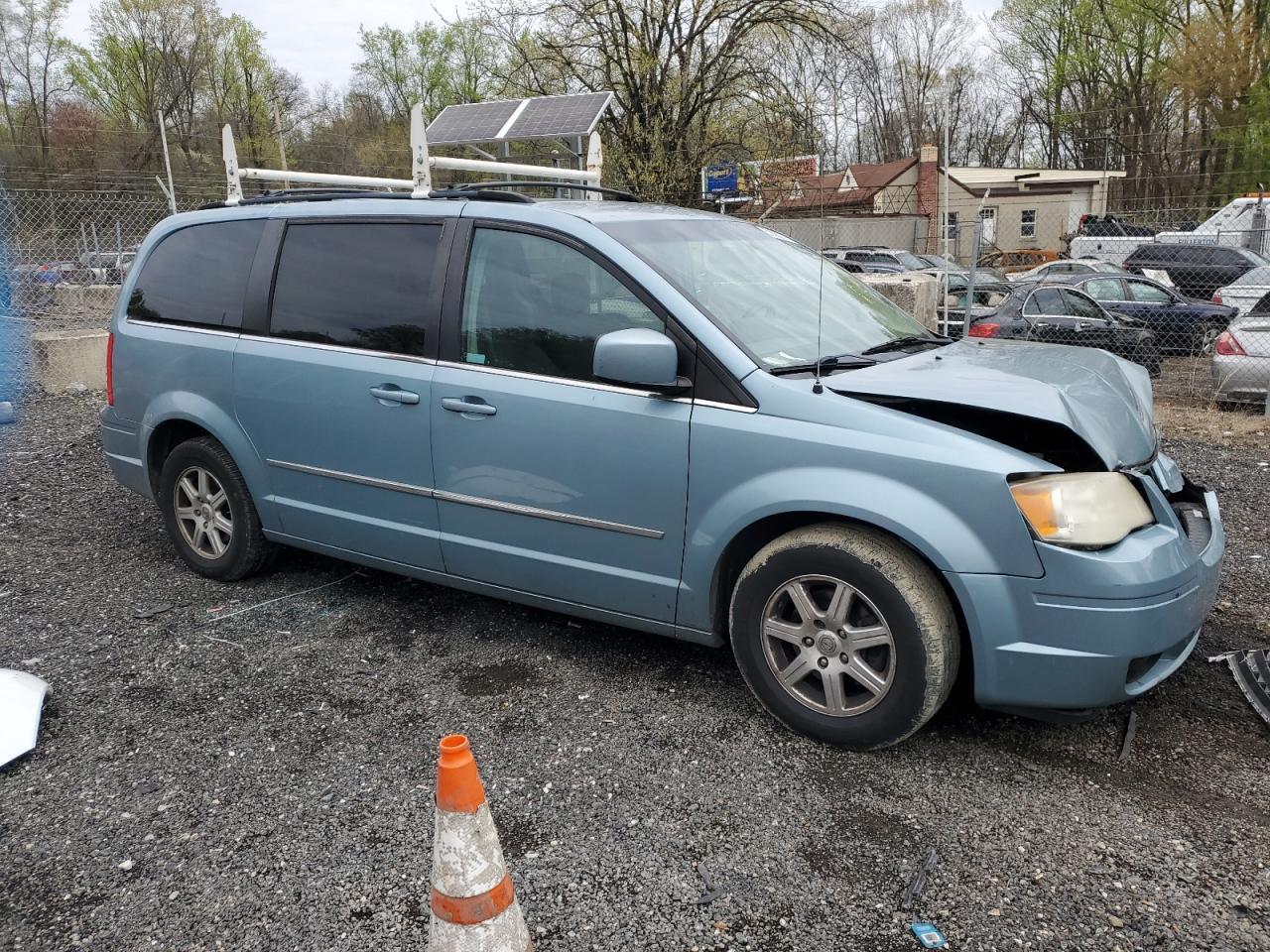 2010 Chrysler Town & Country Touring - Фото 4