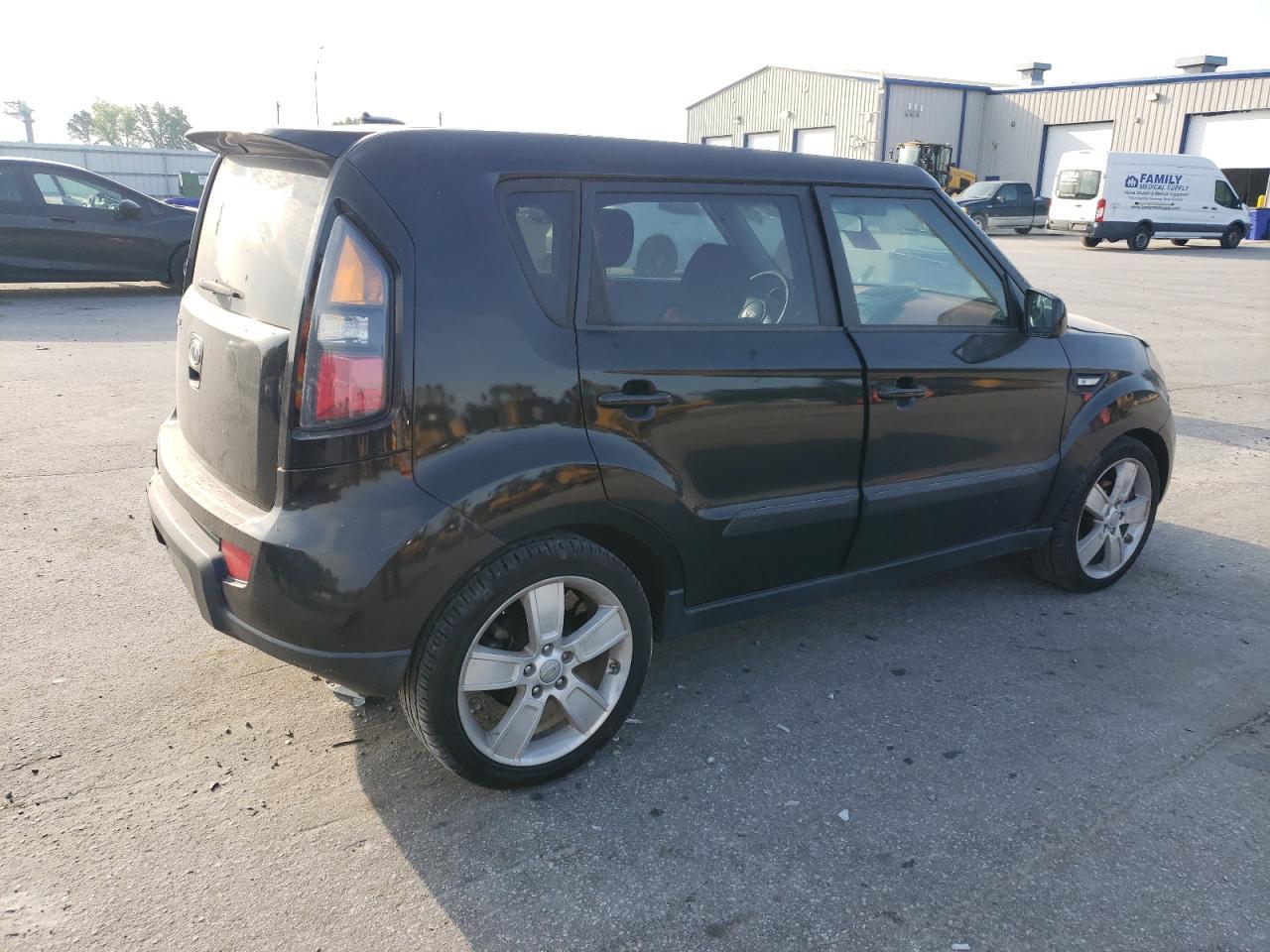 2011 Kia Soul + - Image 3