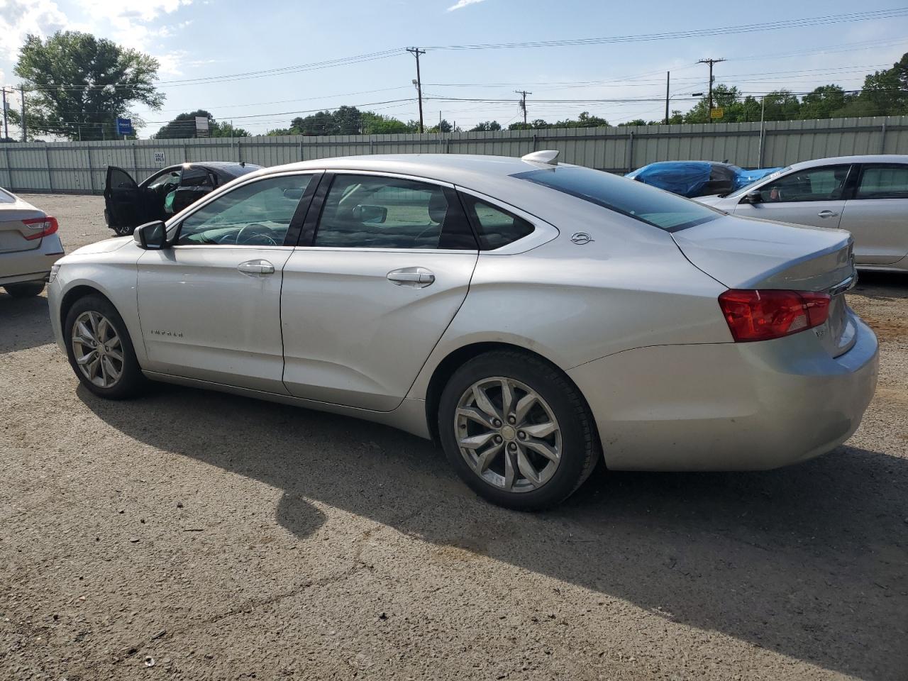 2017 Chevrolet Impala Lt - Image 2