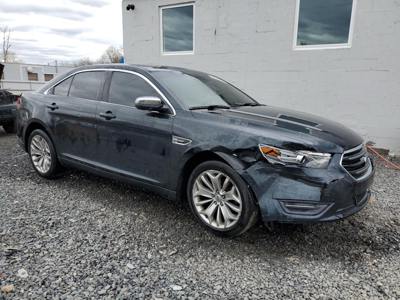2014 Ford Taurus Limited - Image 4