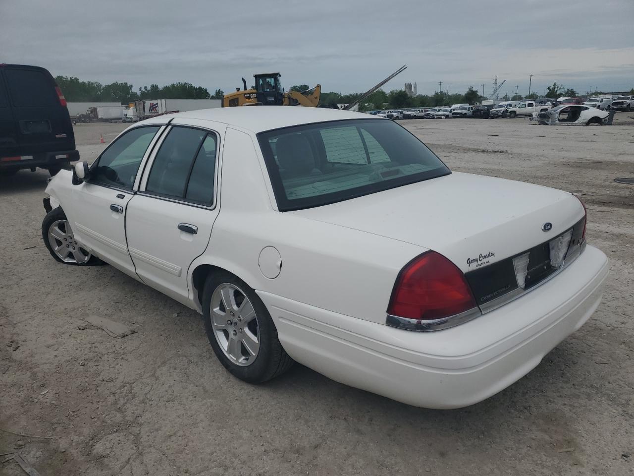 2011 Ford Crown Victoria Lx - Фото 2
