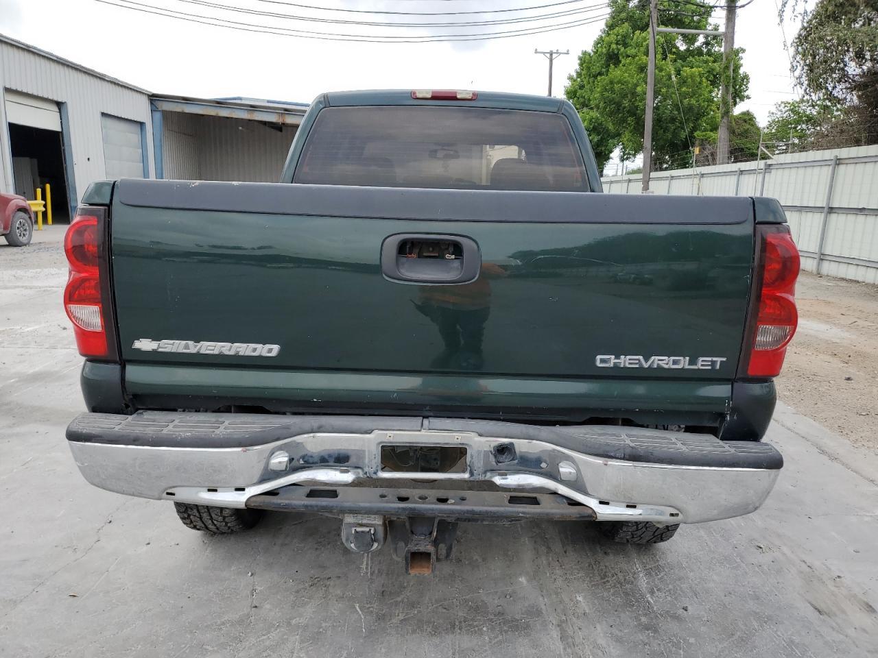 2004 Chevrolet Silverado K2500 Heavy Duty - Image 6