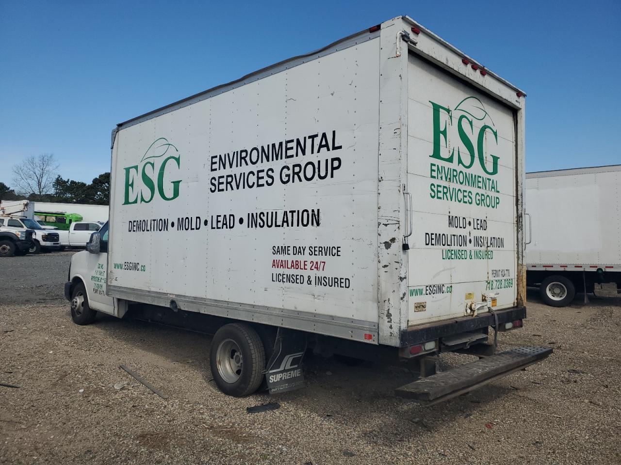 2015 GMC Savana Cutaway G3500 - Фото 2