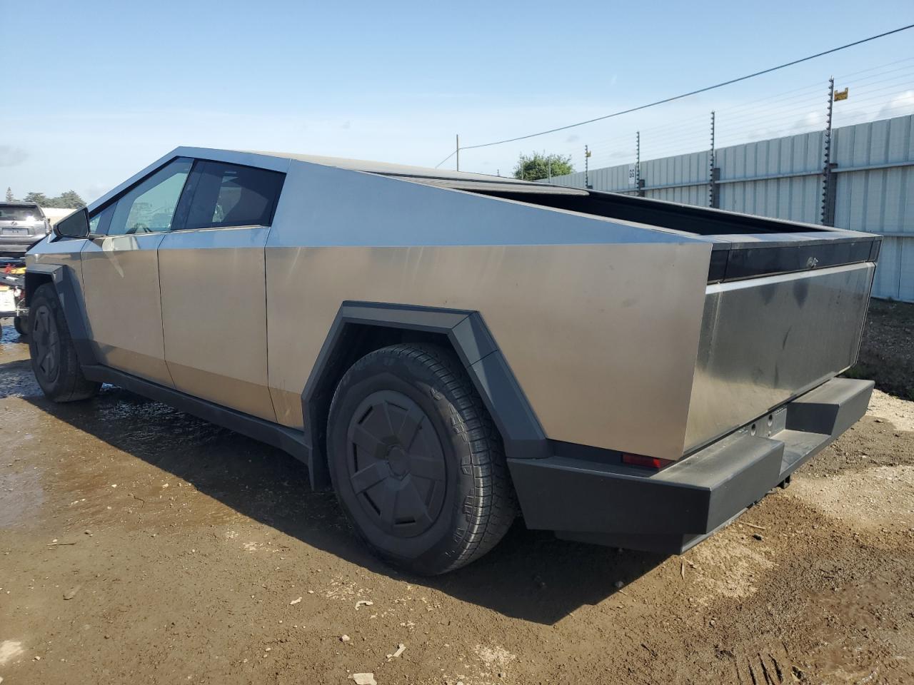 2024 Tesla Cybertruck - Фото 2