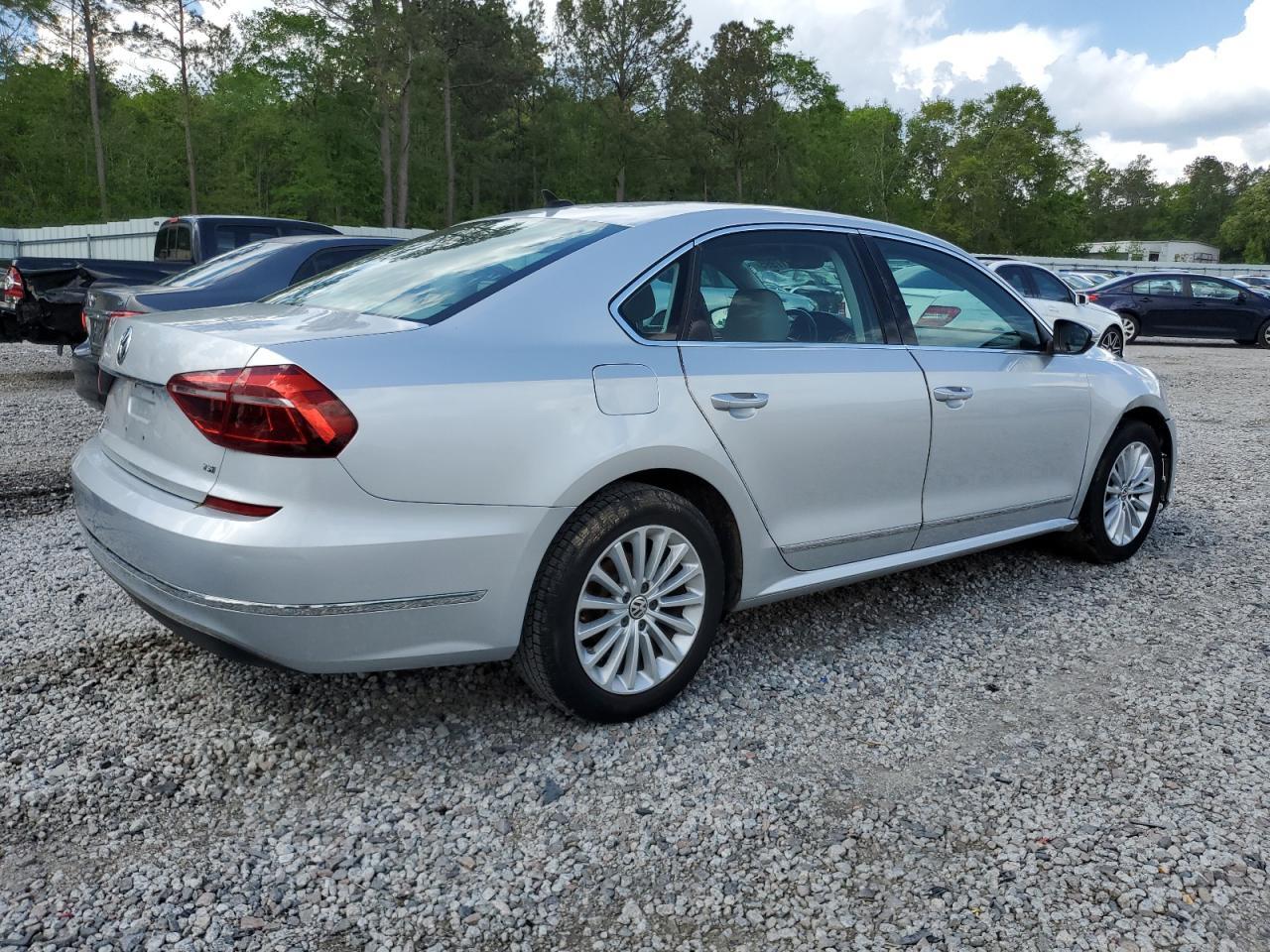 2017 Volkswagen Passat Se - Image 3