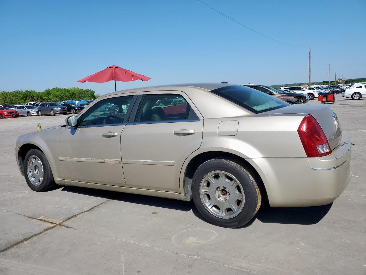 2007 Chrysler 300 Touring - Image 2