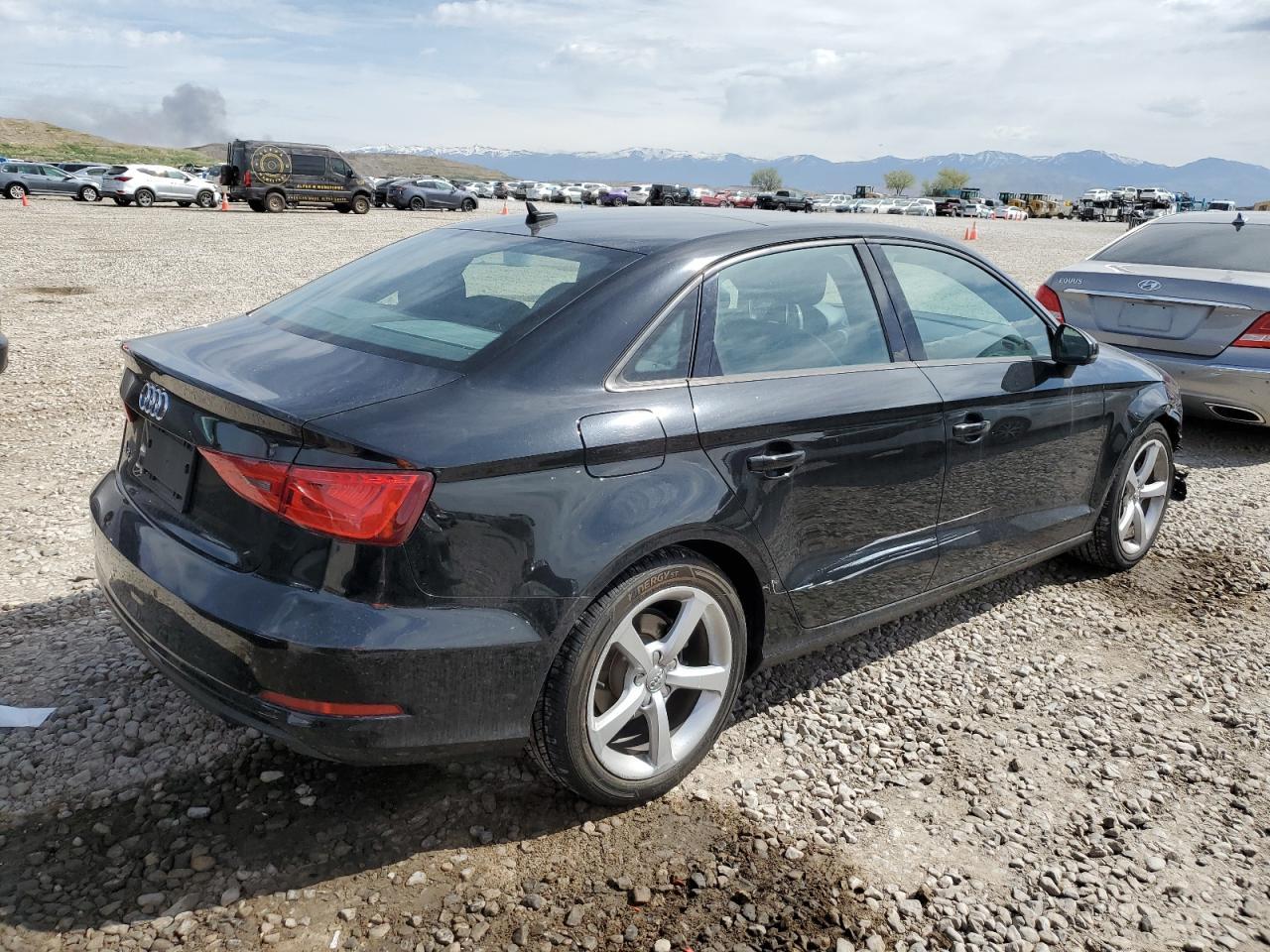 2016 Audi A3 Premium - Фото 3