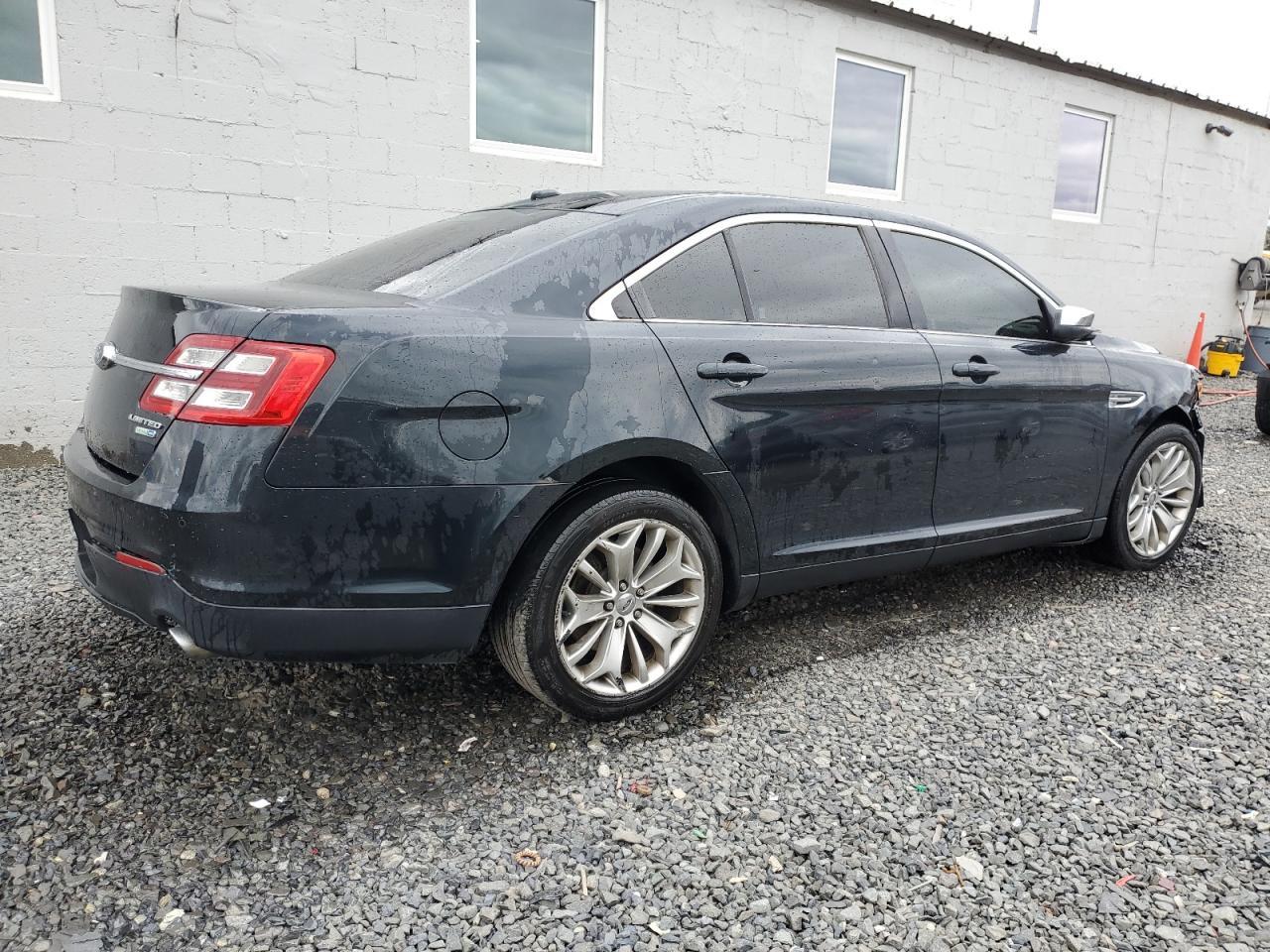 2014 Ford Taurus Limited - Image 3