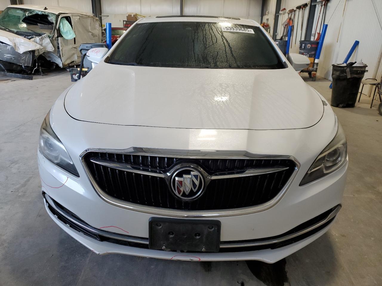 2017 Buick Lacrosse Premium - Image 5