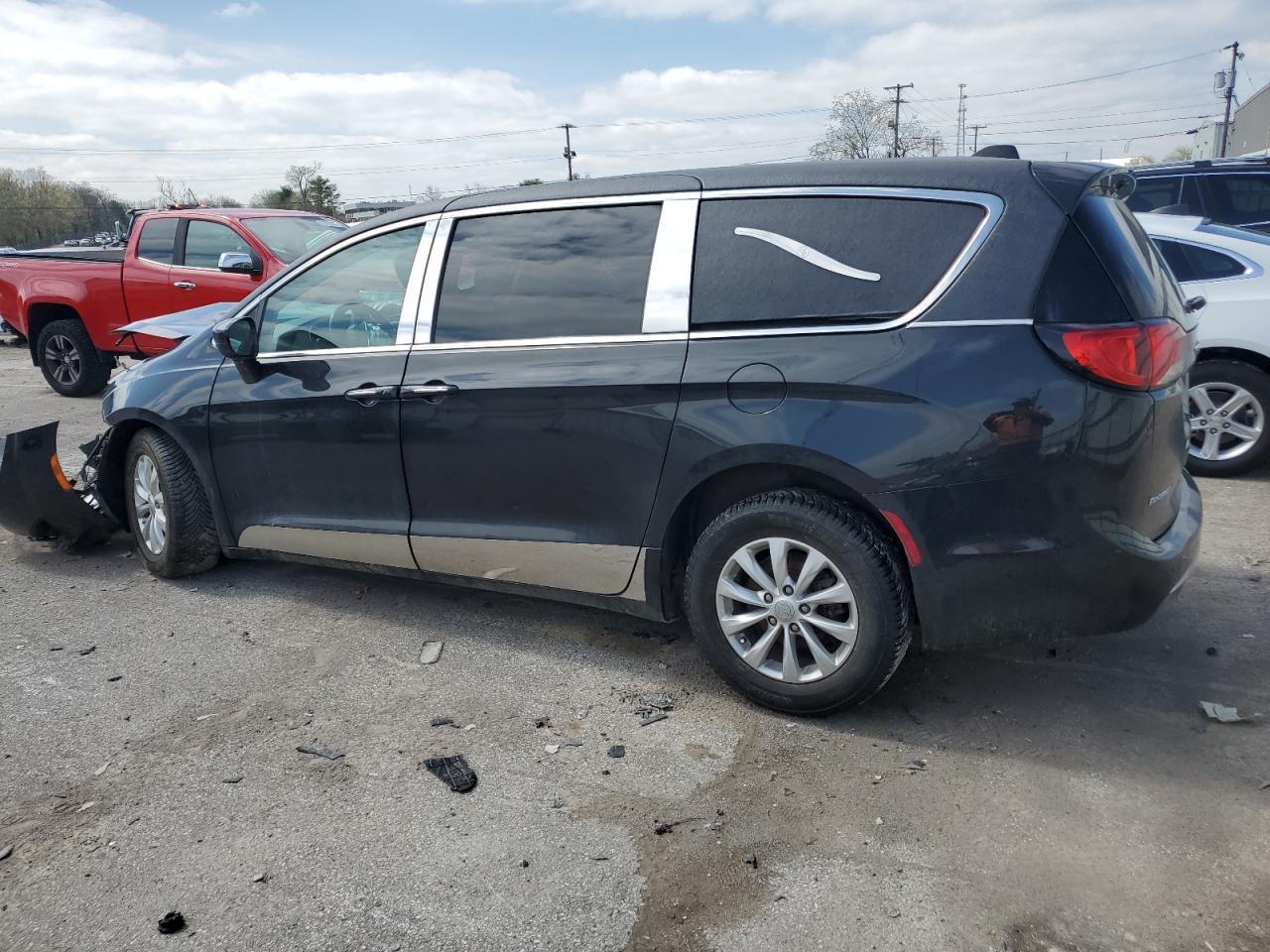 2019 Chrysler Pacifica Touring L - Image 2