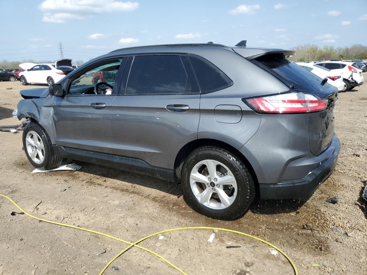 2023 Ford Edge Se - Image 2