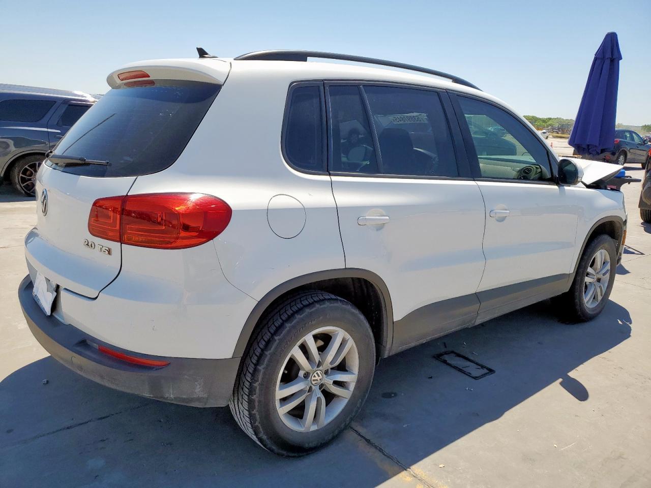 2015 Volkswagen Tiguan S - Image 3