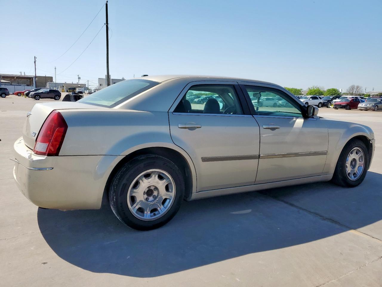 2007 Chrysler 300 Touring - Image 3