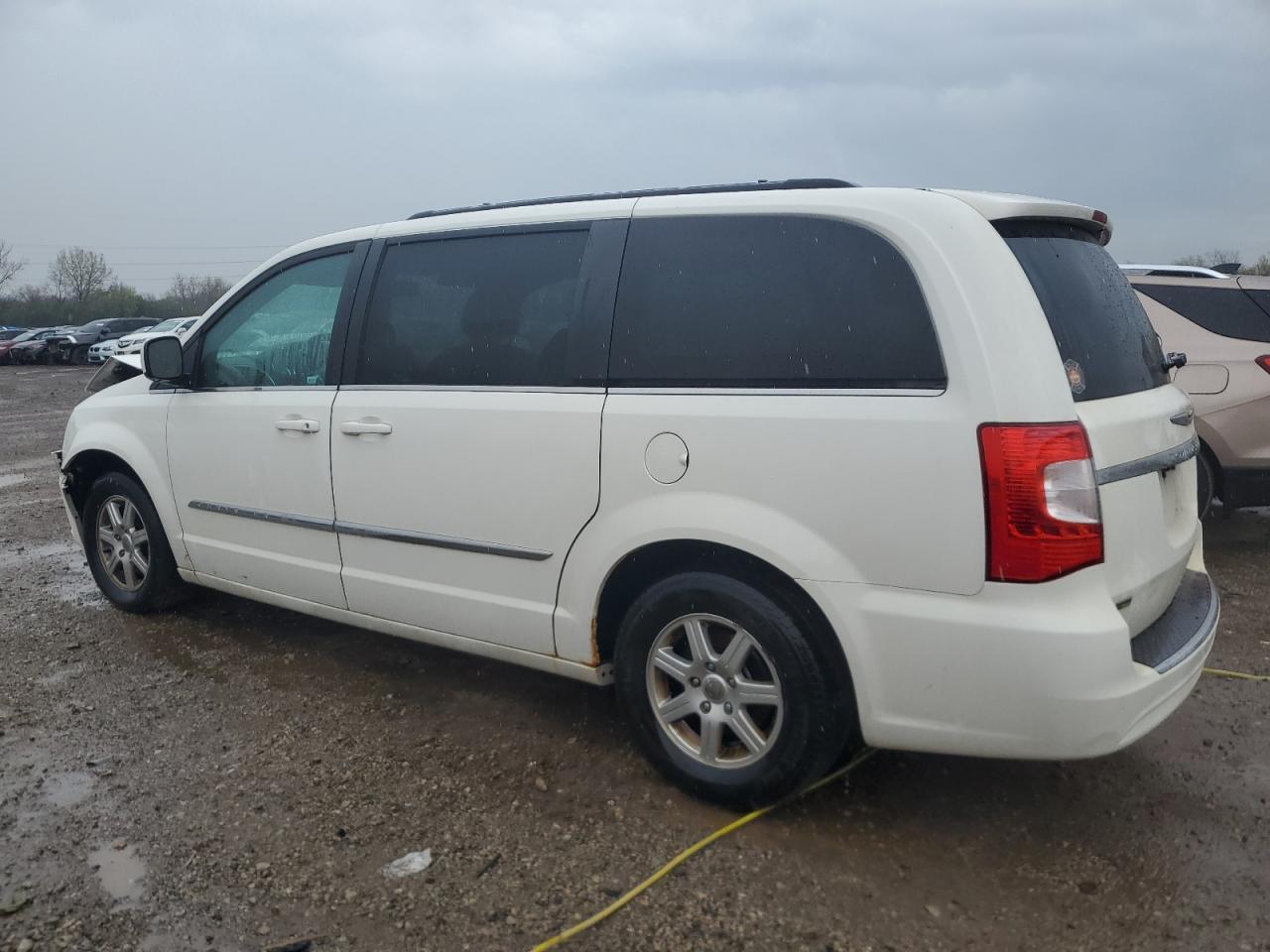 2012 Chrysler Town & Country Touring - Image 2