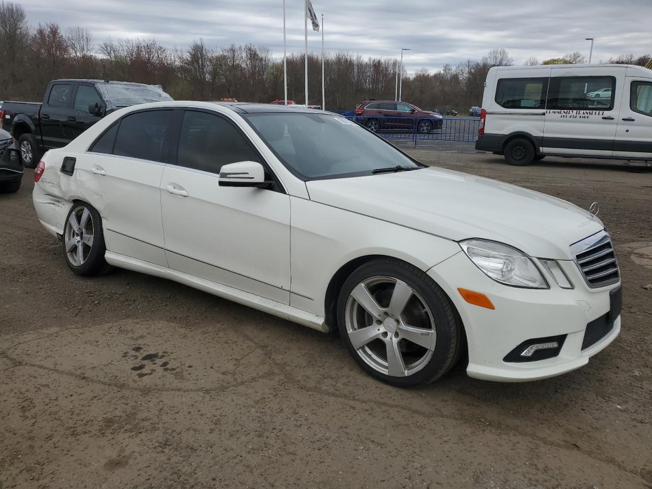 2011 Mercedes-Benz E 350 4Matic - Image 4