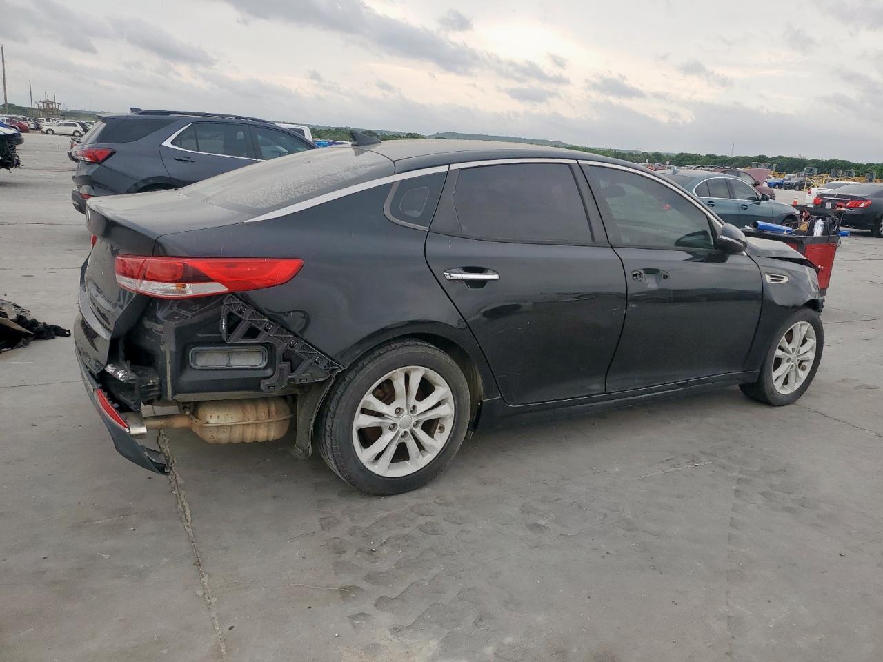 2017 Kia Optima Lx - Фото 3