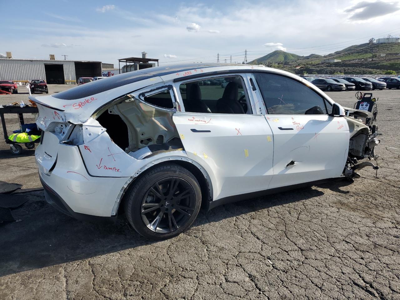 2023 Tesla Model Y - Фото 3