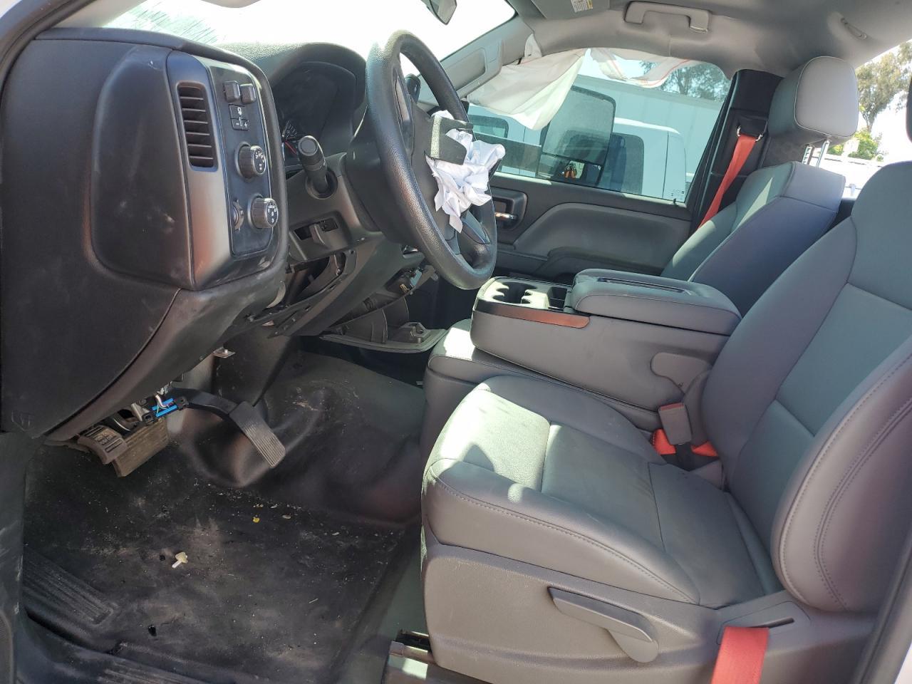 2023 Chevrolet Silverado Medium Duty - Фото 7