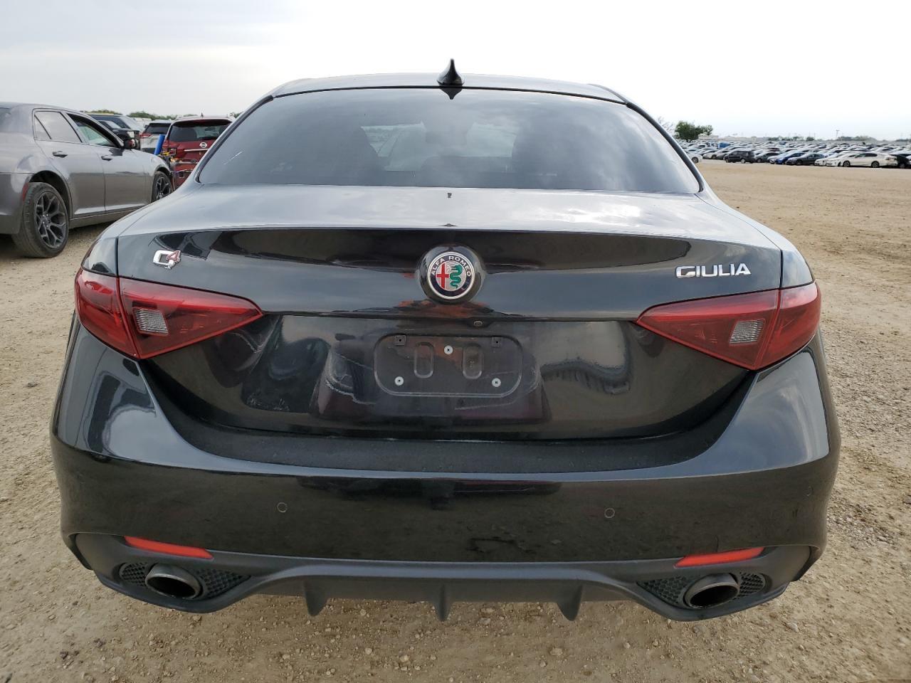 2018 Alfa Romeo Giulia Ti Q4 - Фото 6