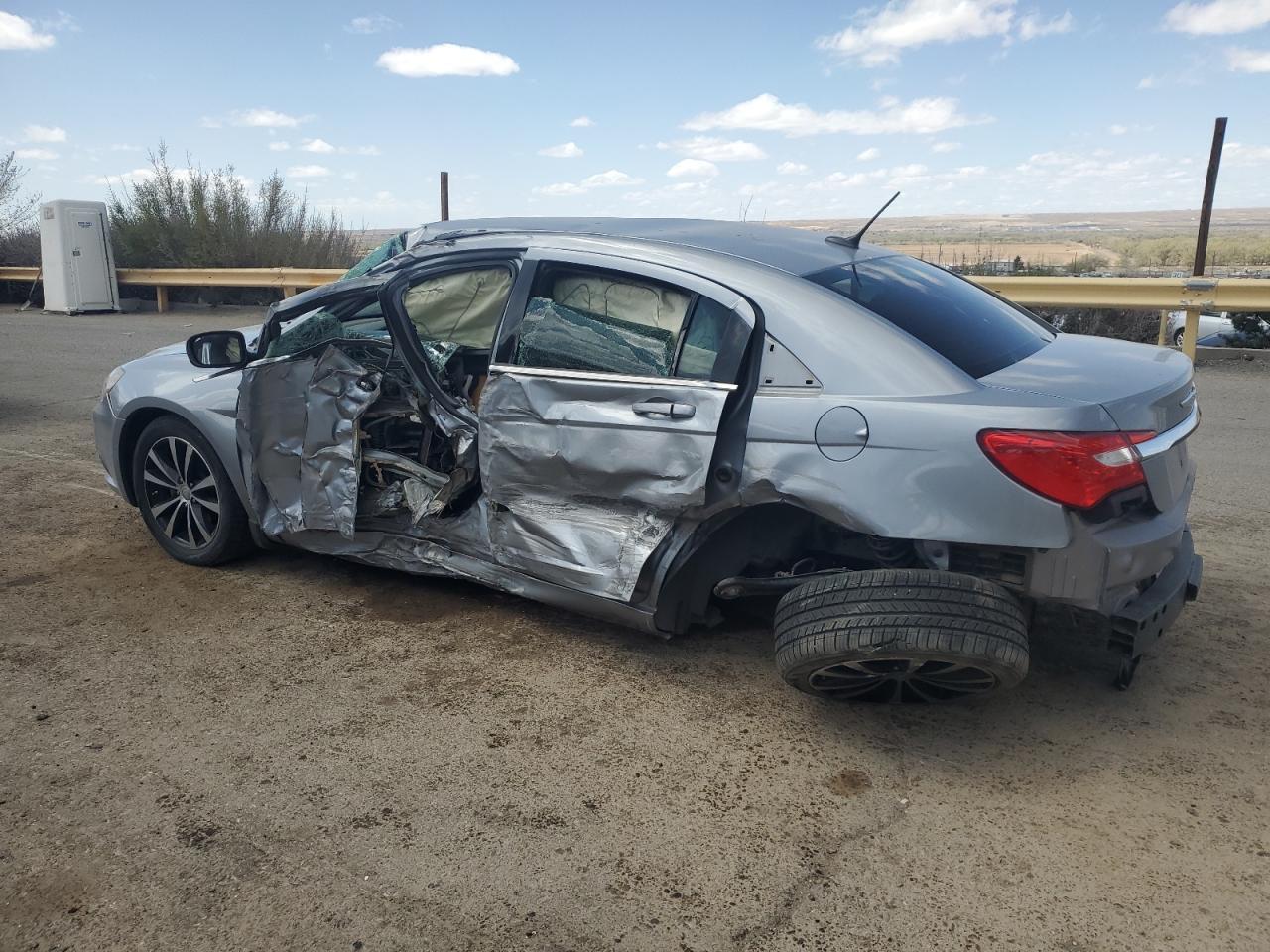 2013 Chrysler 200 Touring - Image 2