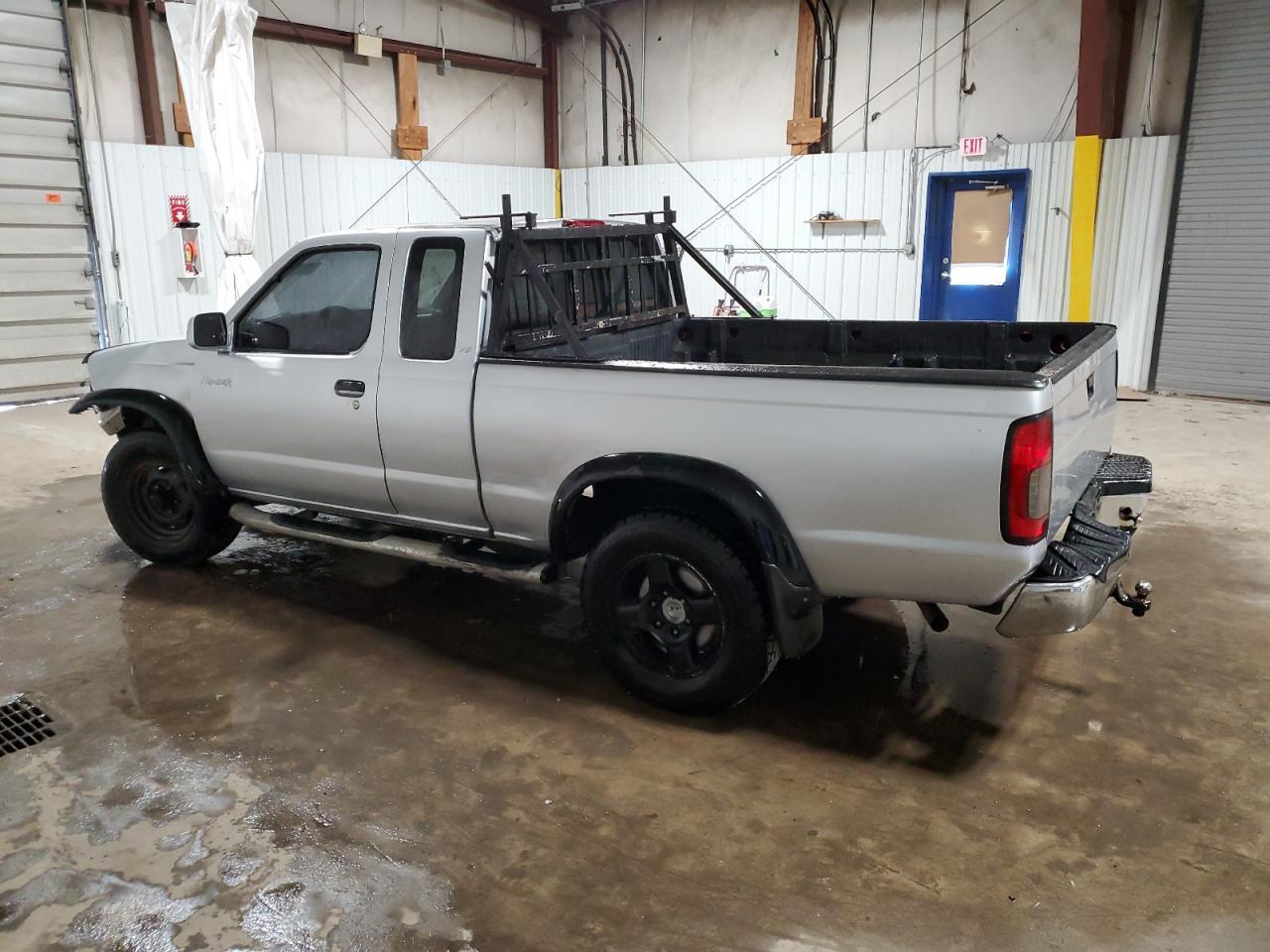 2000 Nissan Frontier King Cab Xe - Фото 2