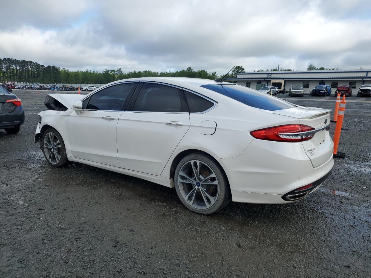 2017 Ford Fusion Titanium - Фото 2