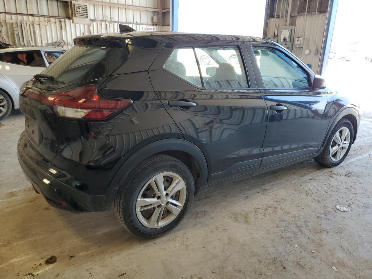 2021 Nissan Kicks S - Image 3