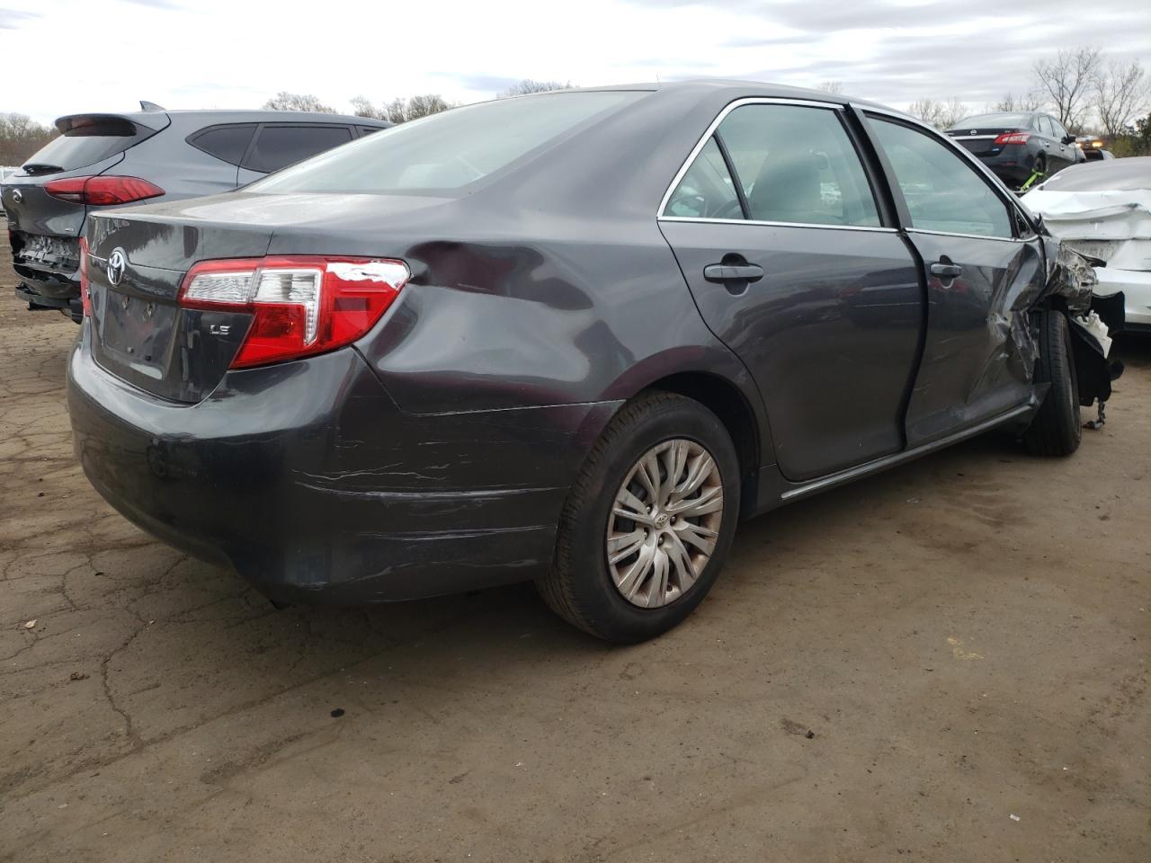 2013 Toyota Camry L - Фото 3