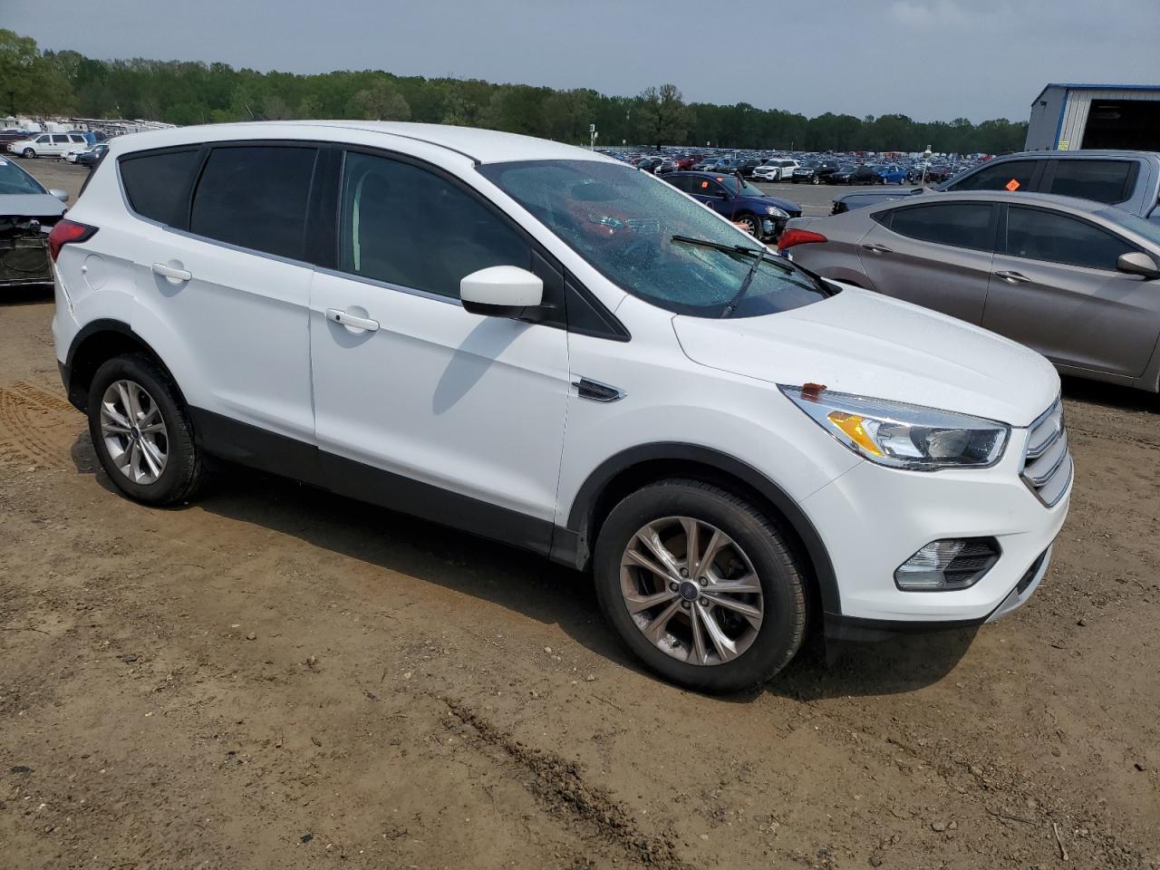 2019 Ford Escape Se - Фото 4