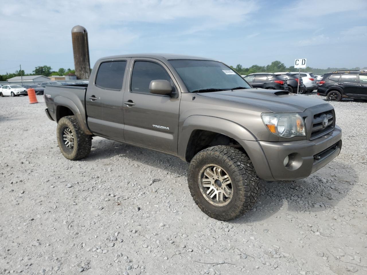 2010 Toyota Tacoma Double Cab - Image 4