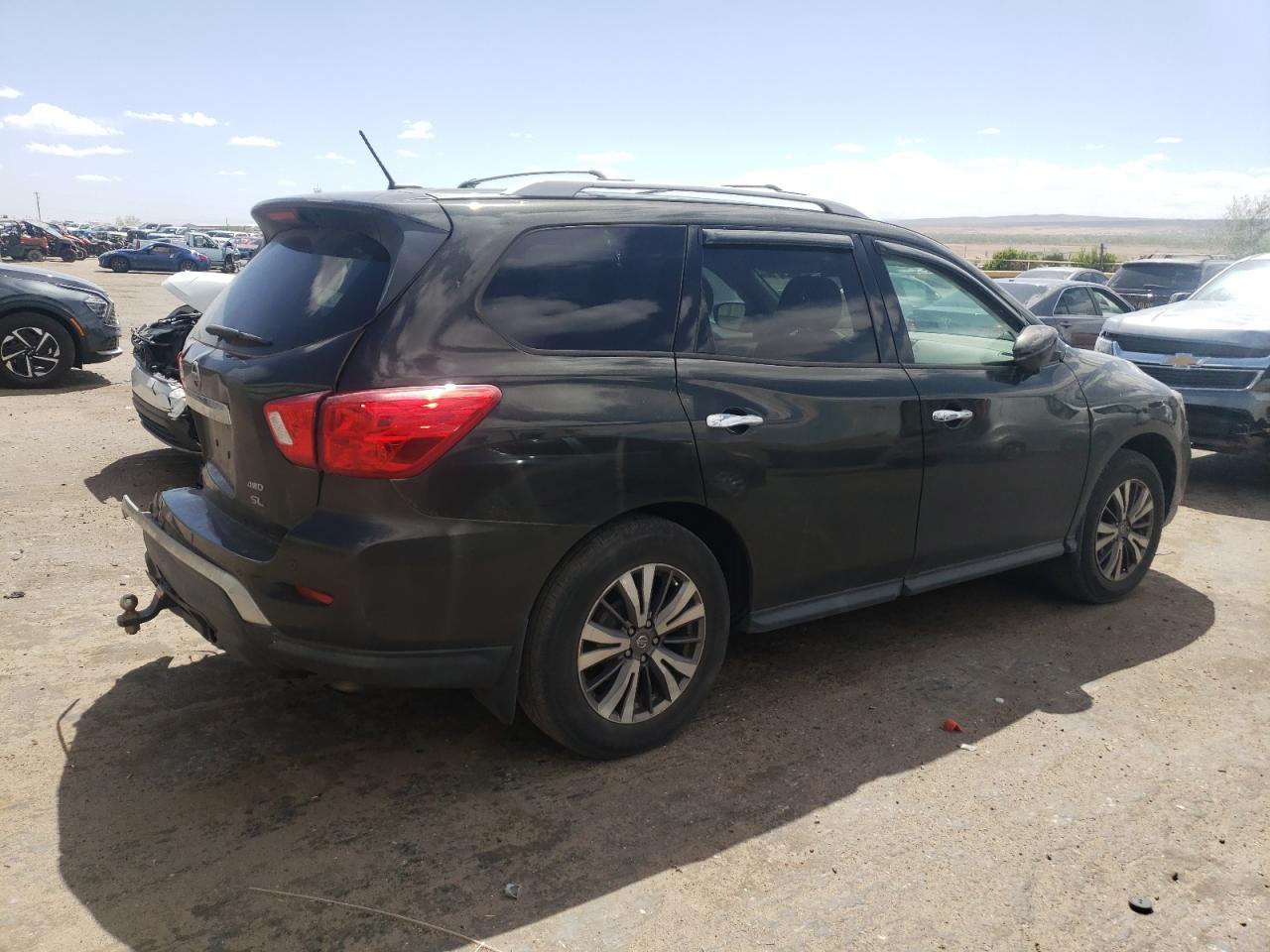 2017 Nissan Pathfinder S - Image 3