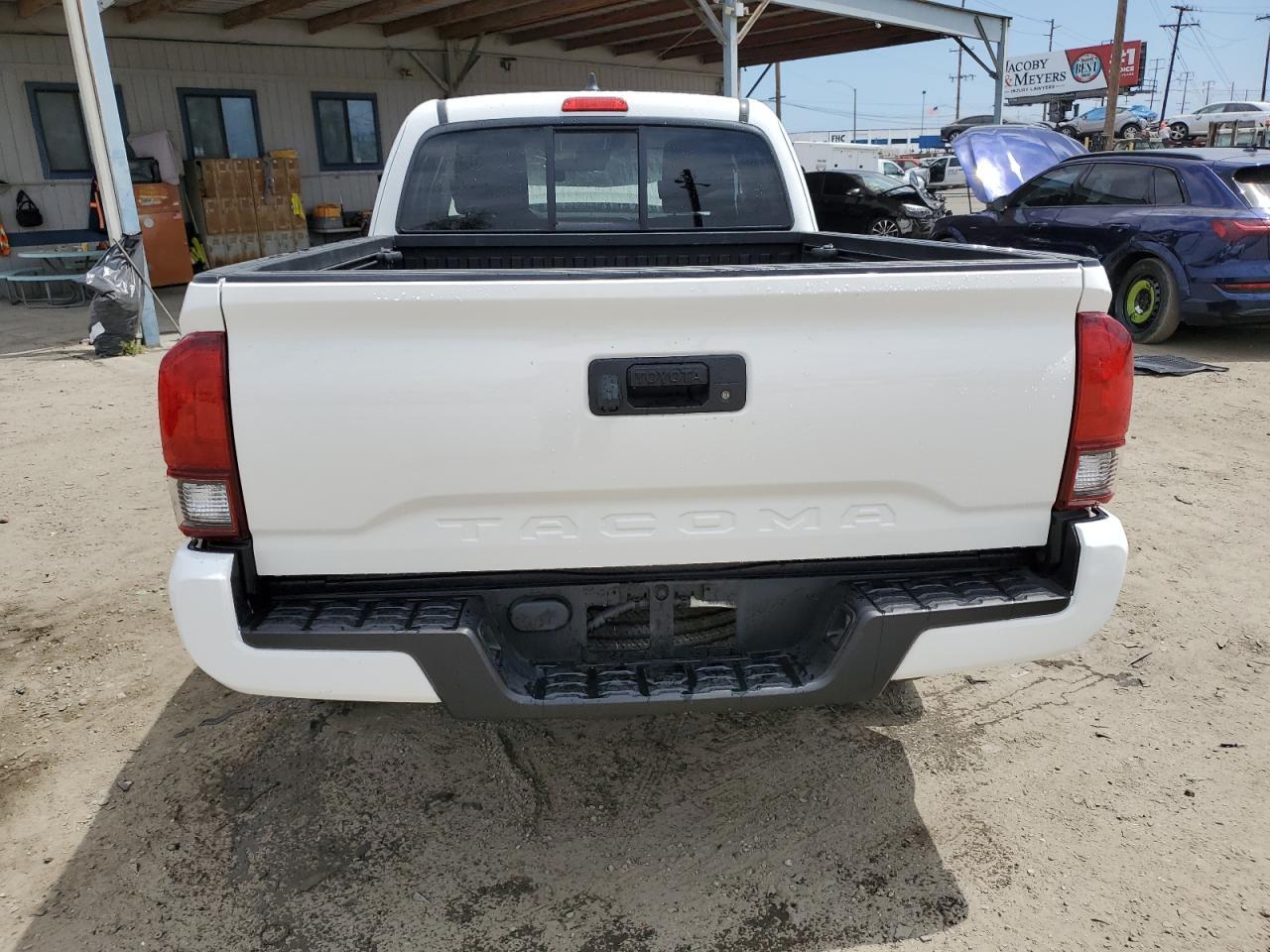 2022 Toyota Tacoma Access Cab - Image 6