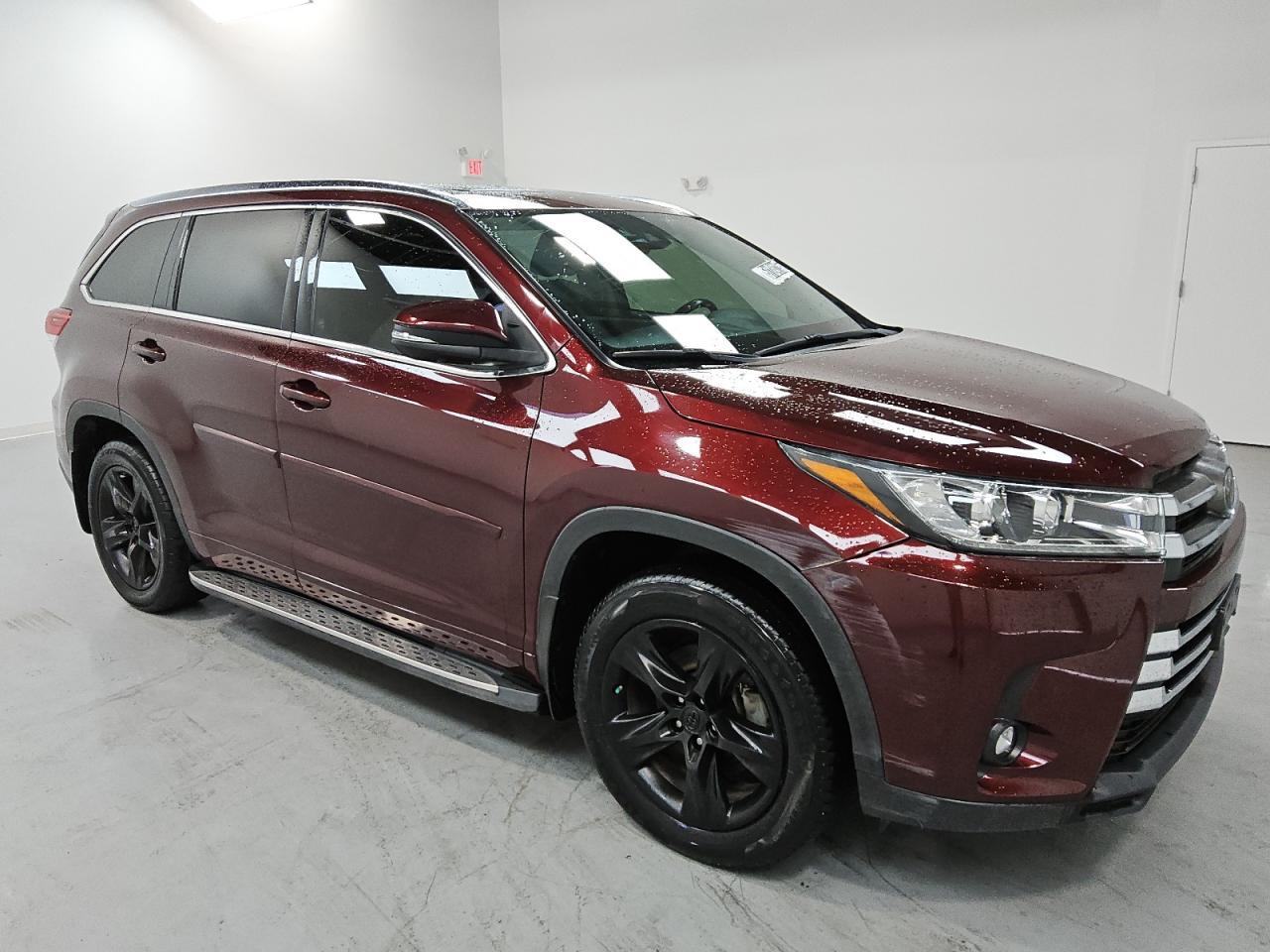 2019 Toyota Highlander Limited Platinum - Image 4