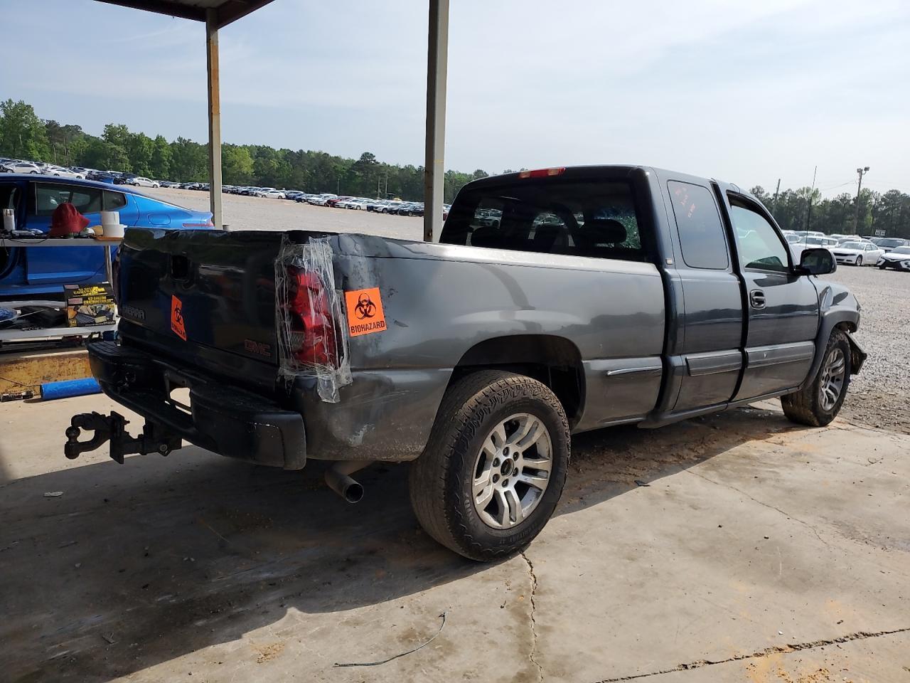 2004 Chevrolet Silverado C1500 - Image 3