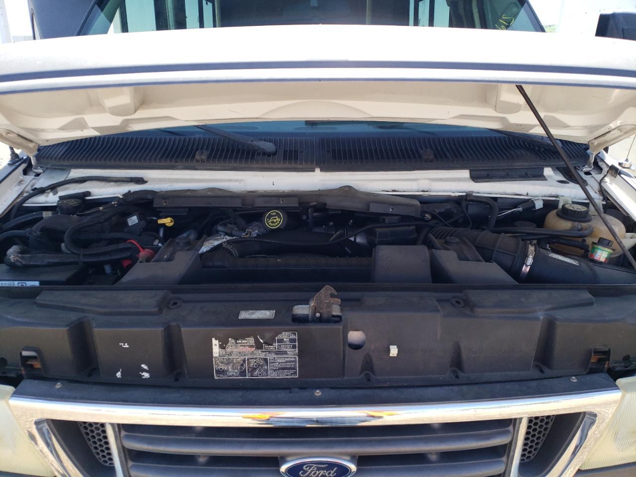 2006 Ford Econoline E450 Super Duty Cutaway Van - Фото 7