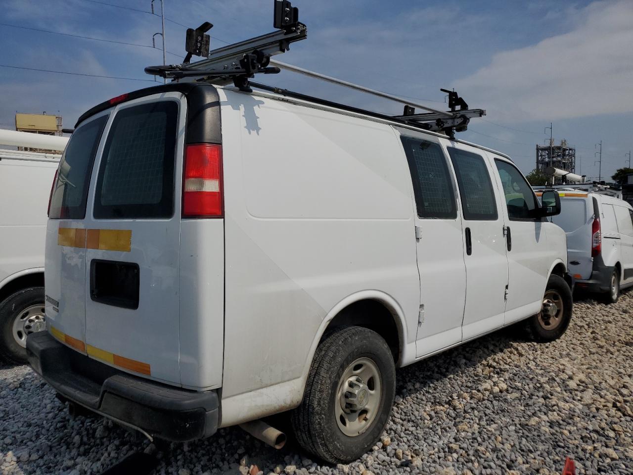 2013 Chevrolet Express G2500 - Фото 3