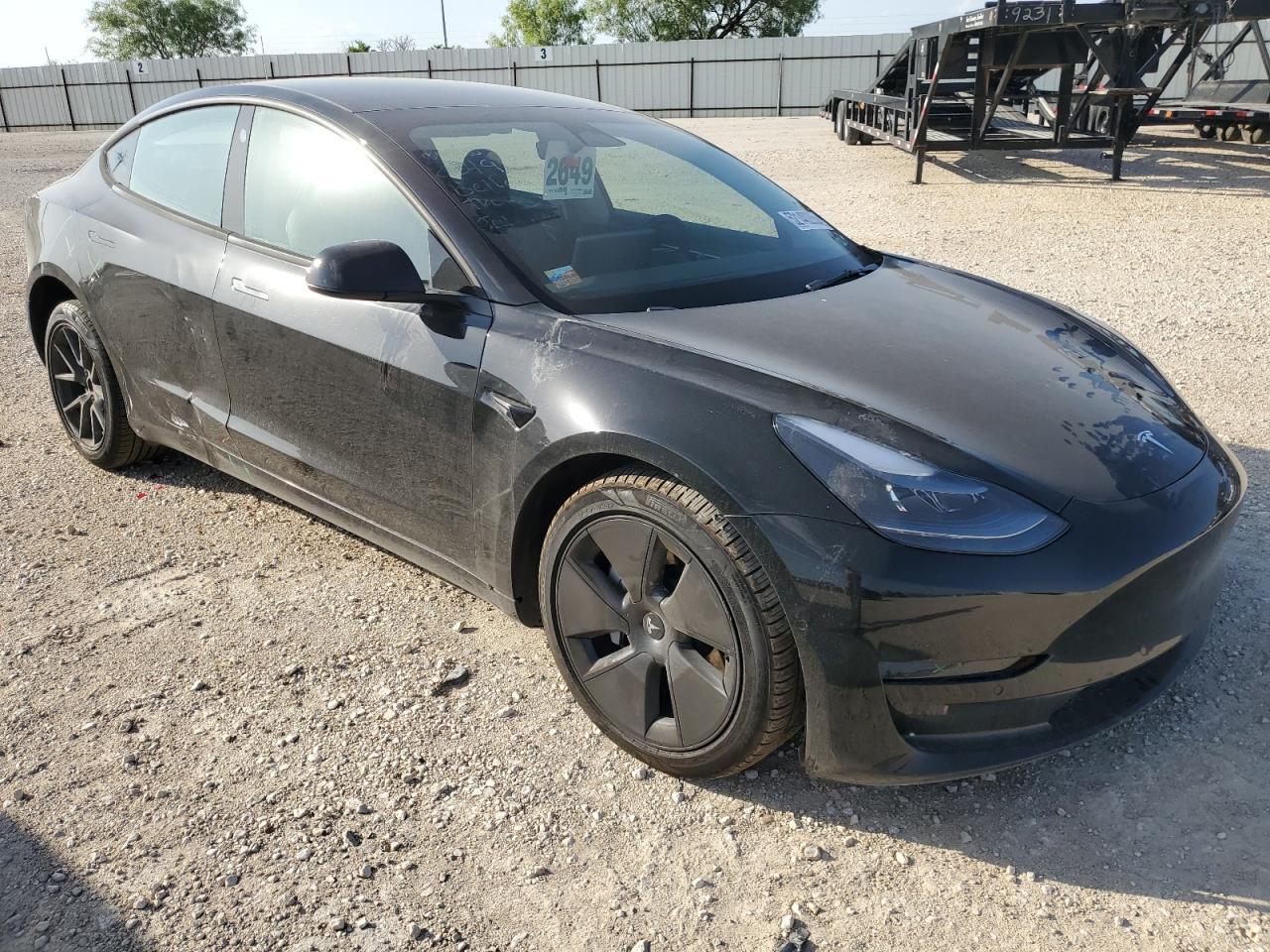 2022 Tesla Model 3 - Image 4