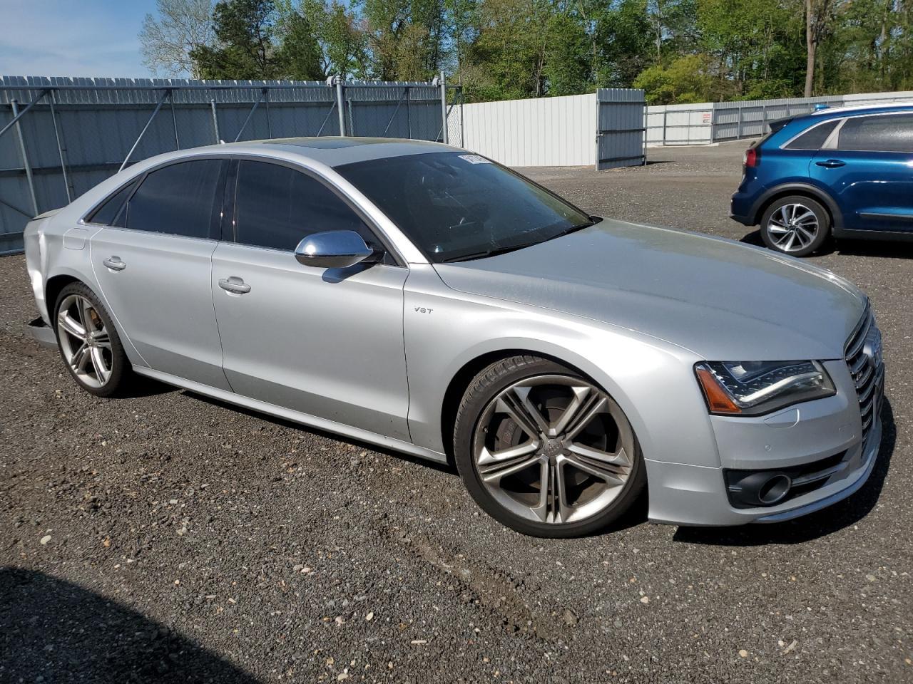 2014 Audi S8 Quattro - Image 4