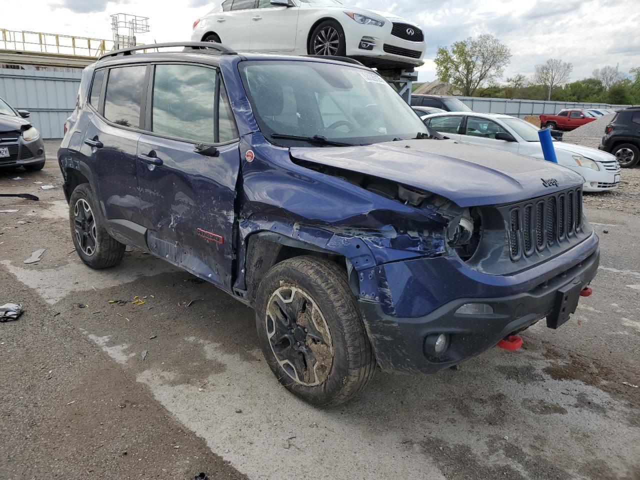 2017 Jeep Renegade Trailhawk - Image 4