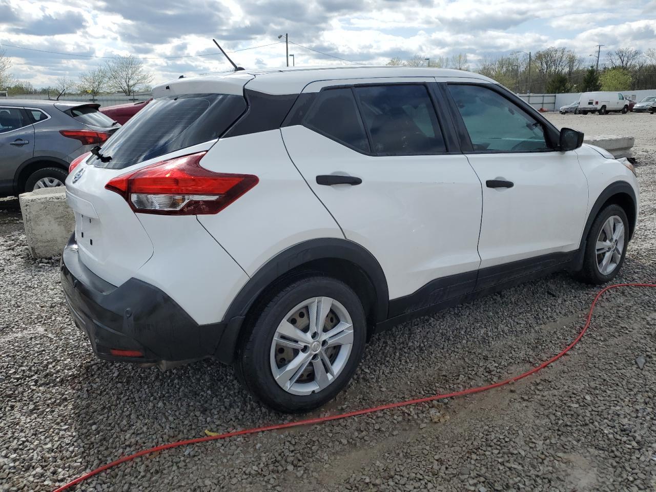 2020 Nissan Kicks S - Фото 3