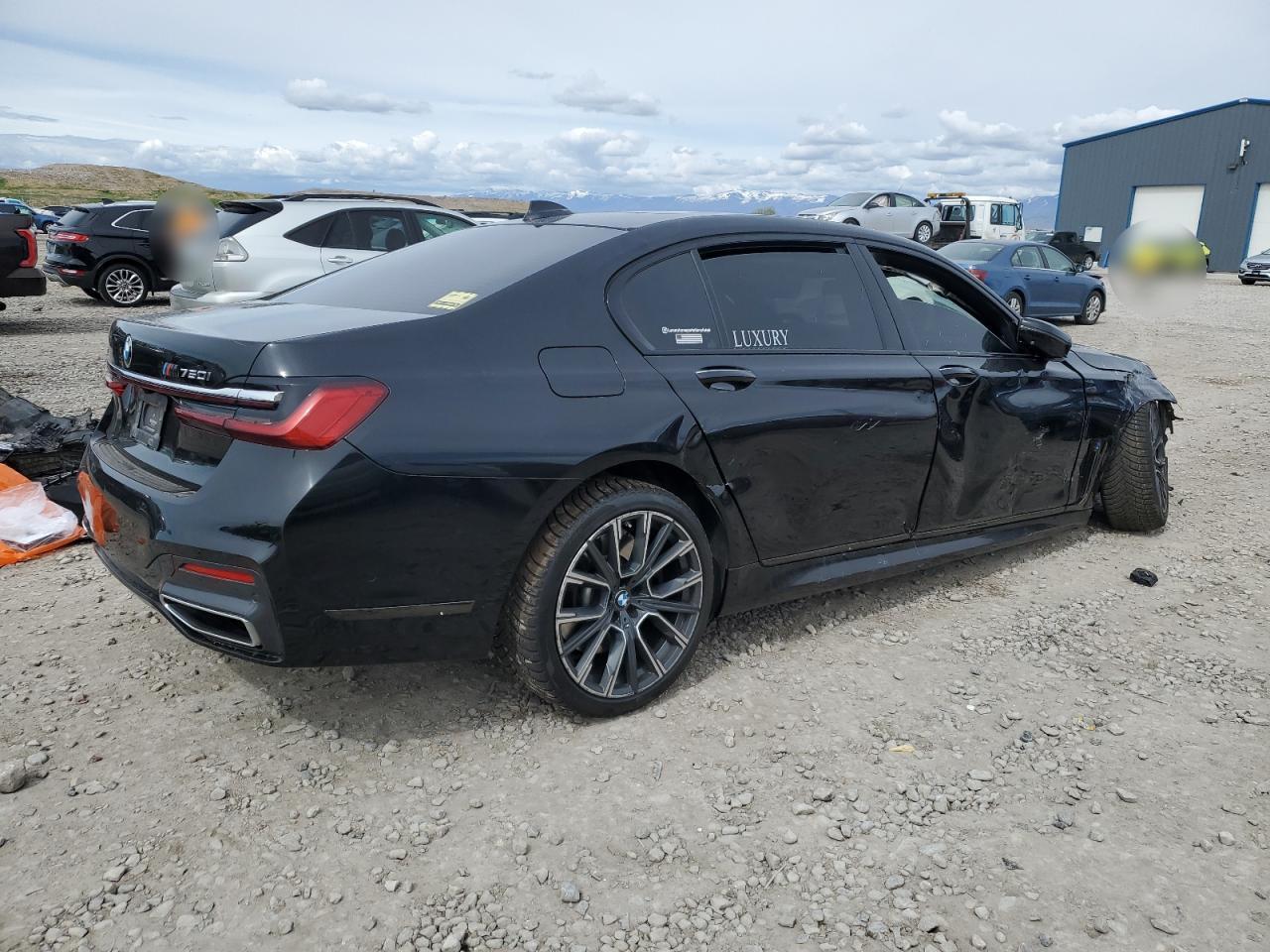 2021 BMW 750 Xi - Image 3