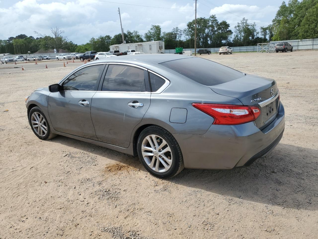 2016 Nissan Altima 2.5 - Image 2