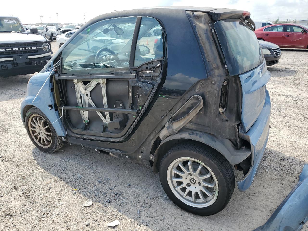 2013 Smart Fortwo Pure - Image 2