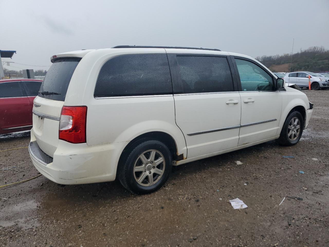 2012 Chrysler Town & Country Touring - Image 3