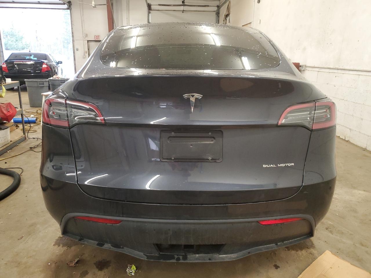 2024 Tesla Model Y - Фото 6