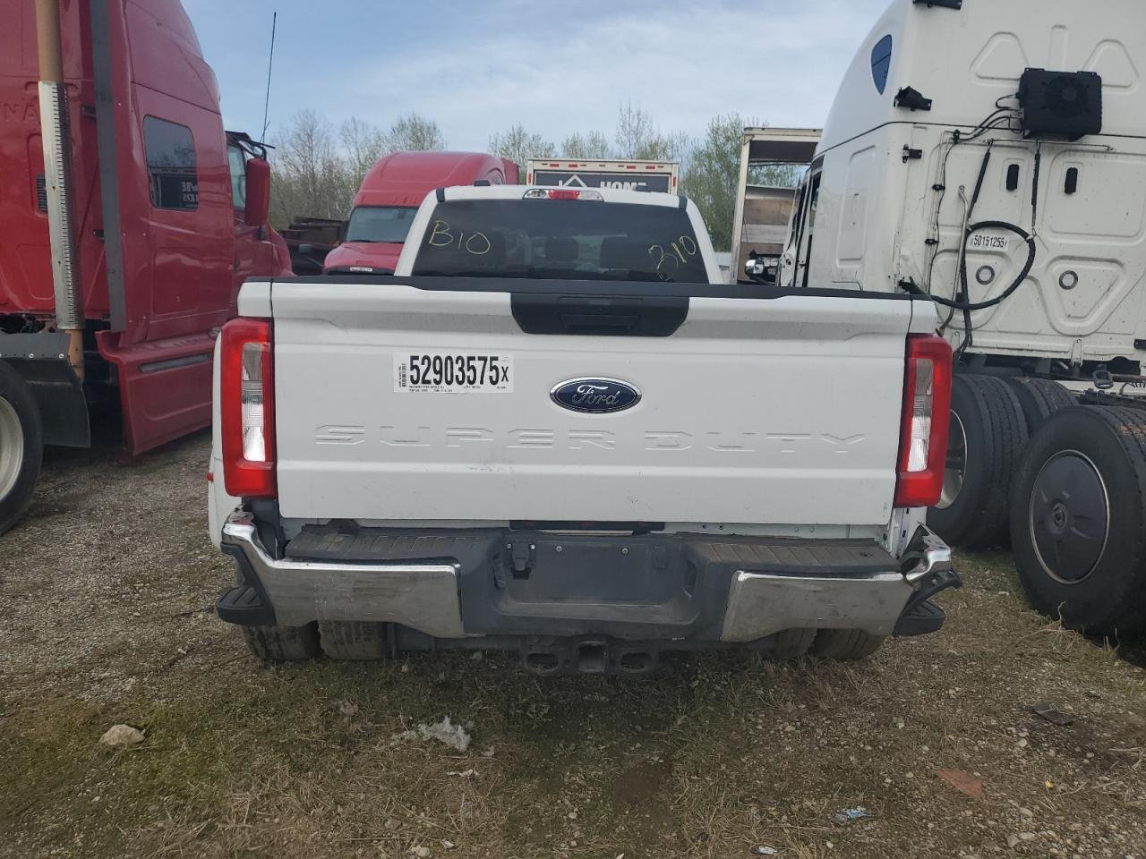 2023 Ford F350 Super Duty - Фото 6