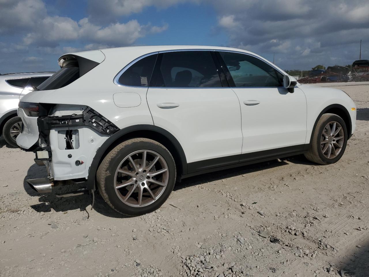 2023 Porsche Cayenne Base - Image 3